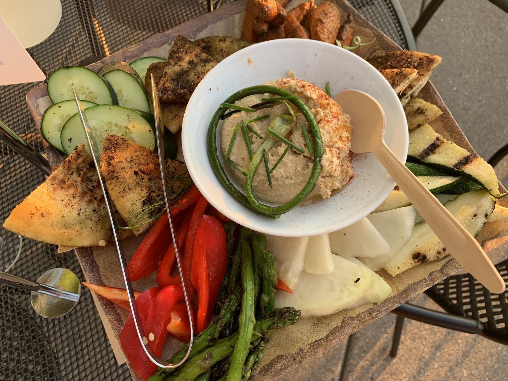 Hummus plate